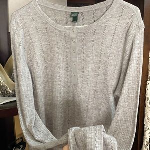 Long sleeve gray top